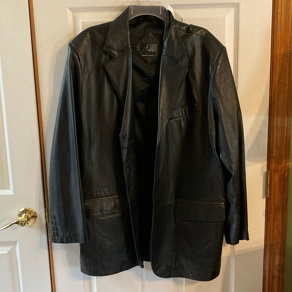Men’s black, soft leather sports coat, L-XL.